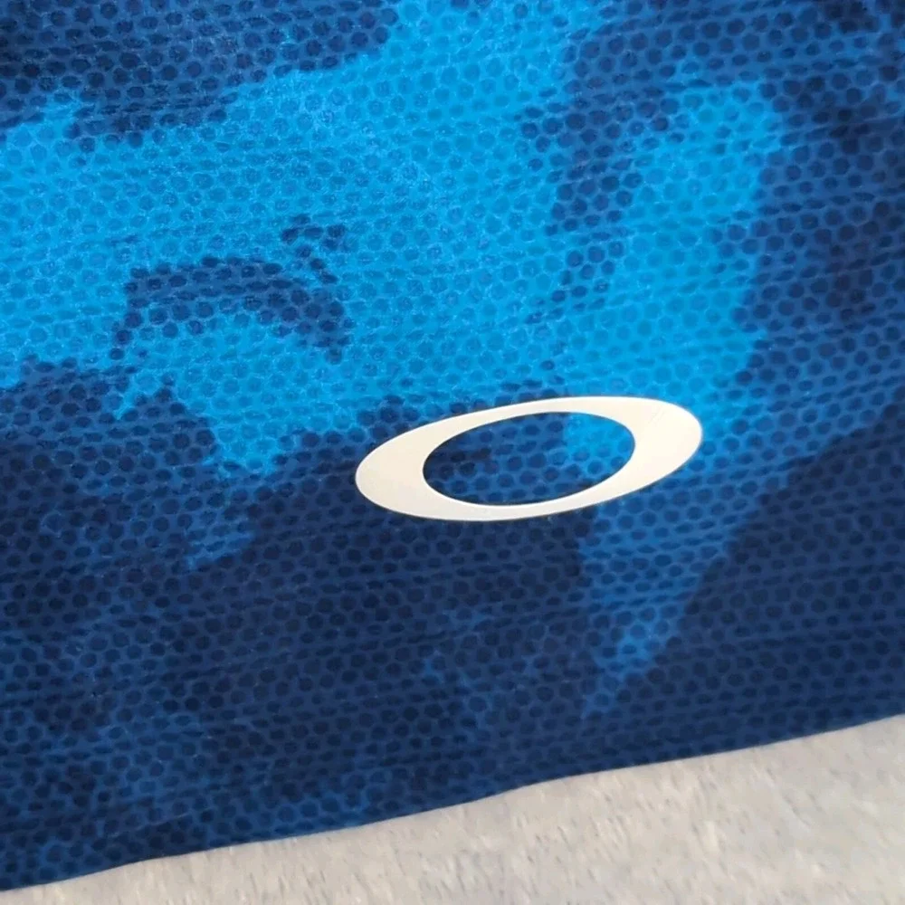 Oakley fathom 18in